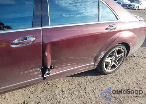 2008 Mercedes-Benz S 550 4Matic z USA, uszkodzony, nr VIN WDDNG86X68A208996